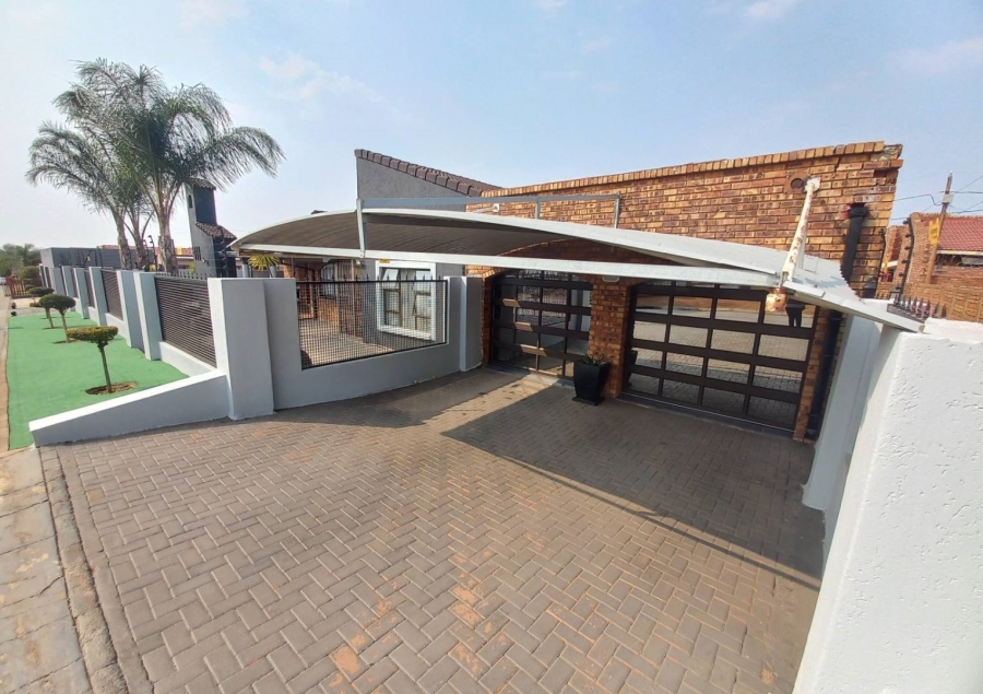 4 Bedroom Property for Sale in Soshanguve Gauteng