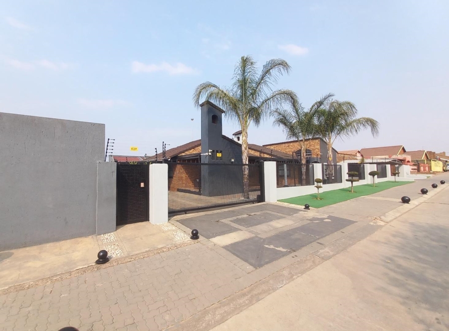 4 Bedroom Property for Sale in Soshanguve Gauteng