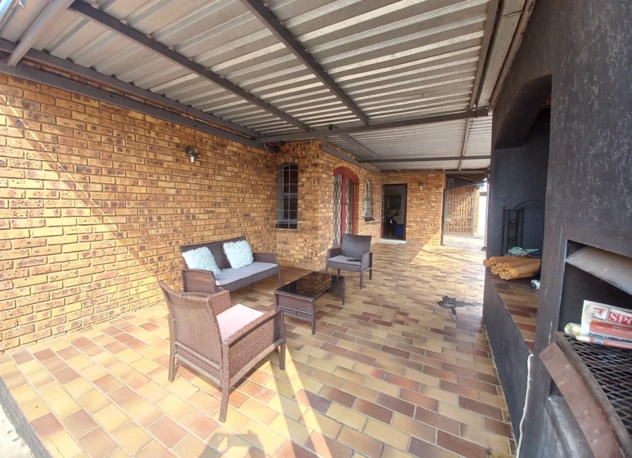 4 Bedroom Property for Sale in Soshanguve Gauteng