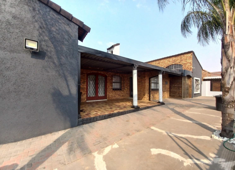 4 Bedroom Property for Sale in Soshanguve Gauteng