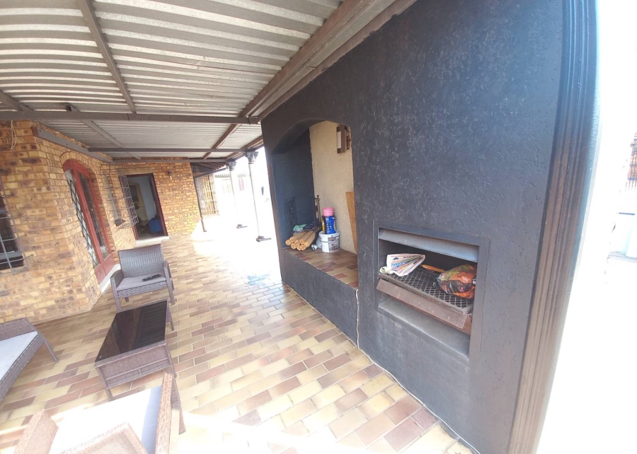 4 Bedroom Property for Sale in Soshanguve Gauteng