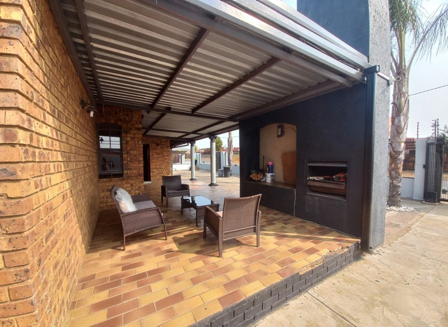 4 Bedroom Property for Sale in Soshanguve Gauteng