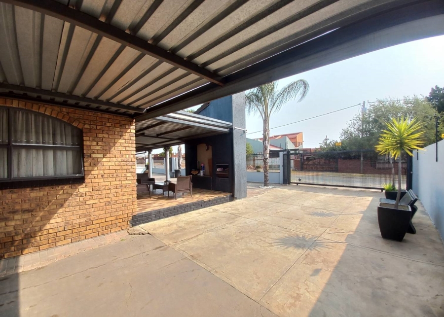 4 Bedroom Property for Sale in Soshanguve Gauteng