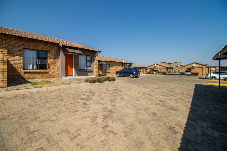 2 Bedroom Property for Sale in Dawn Park Gauteng