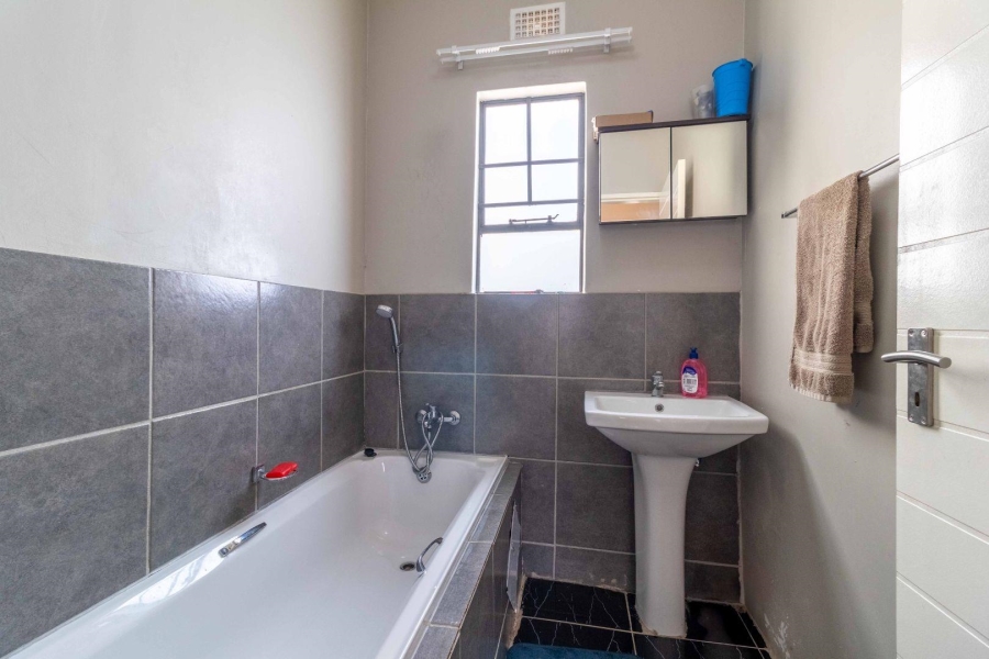 3 Bedroom Property for Sale in Goudrand Gauteng