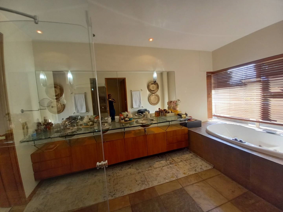 To Let 7 Bedroom Property for Rent in Hurlingham Gauteng