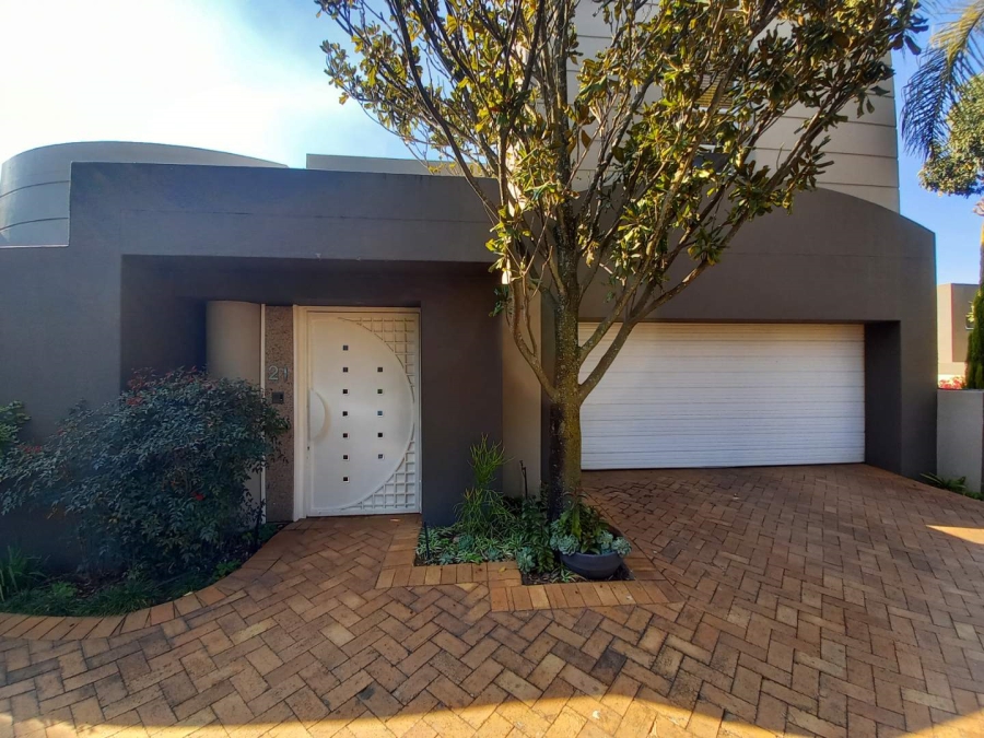 To Let 7 Bedroom Property for Rent in Hurlingham Gauteng