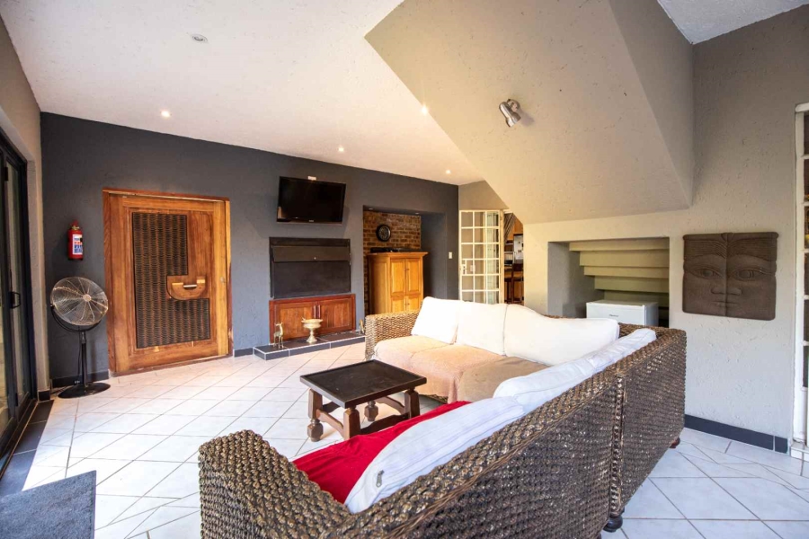 4 Bedroom Property for Sale in Wapadrand Gauteng