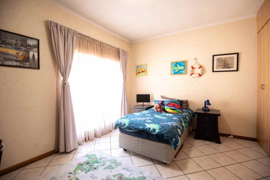 4 Bedroom Property for Sale in Wapadrand Gauteng