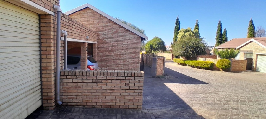 3 Bedroom Property for Sale in Heuwelsig Estate Gauteng