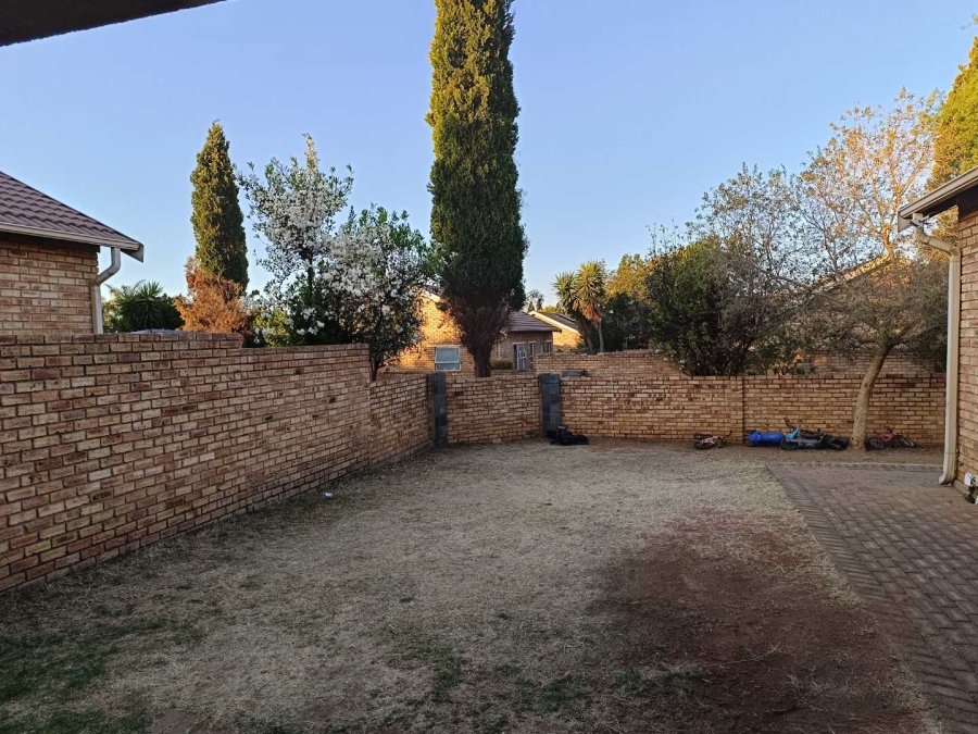 3 Bedroom Property for Sale in Heuwelsig Estate Gauteng