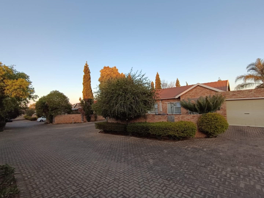 3 Bedroom Property for Sale in Heuwelsig Estate Gauteng