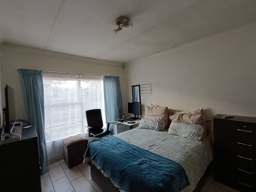 3 Bedroom Property for Sale in Heuwelsig Estate Gauteng