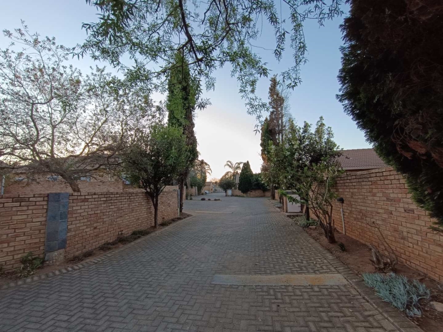 3 Bedroom Property for Sale in Heuwelsig Estate Gauteng