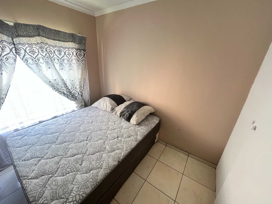 2 Bedroom Property for Sale in Greenhills Gauteng