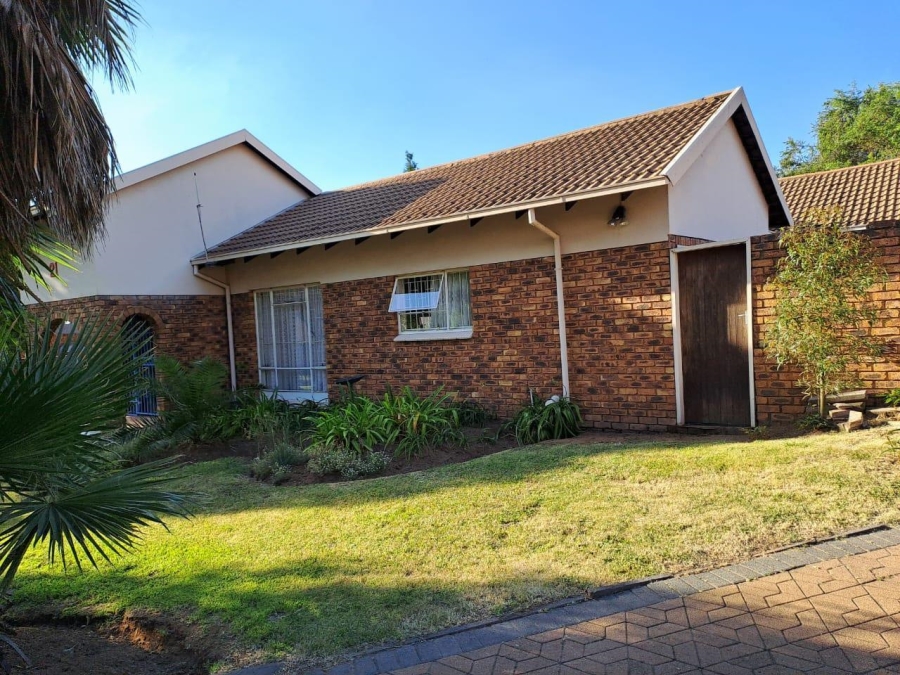 4 Bedroom Property for Sale in The Reeds Gauteng