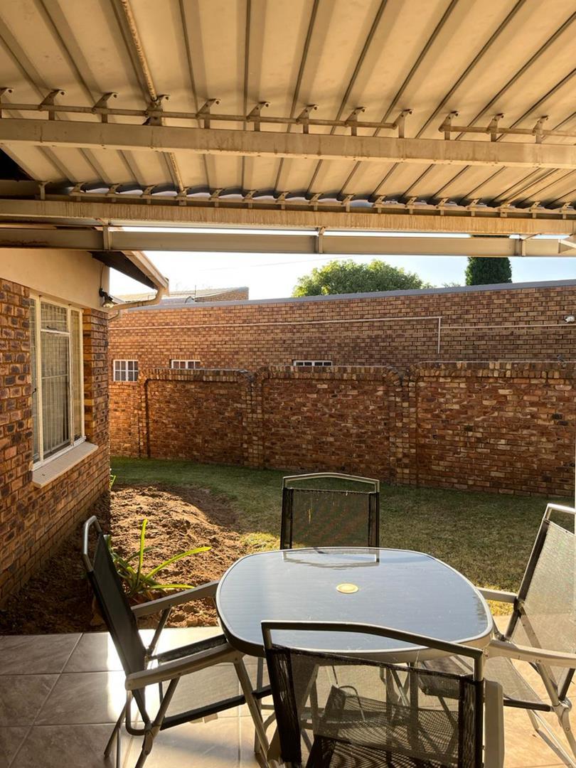 4 Bedroom Property for Sale in The Reeds Gauteng