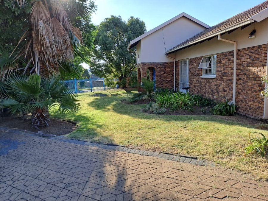 4 Bedroom Property for Sale in The Reeds Gauteng