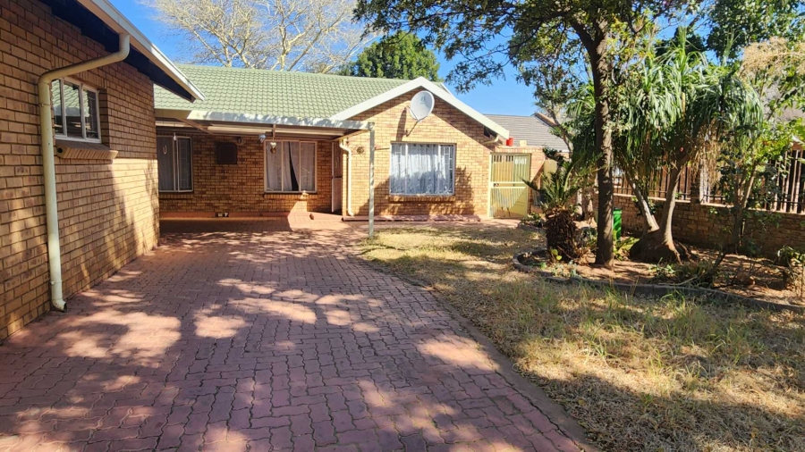 To Let 3 Bedroom Property for Rent in The Orchards Gauteng