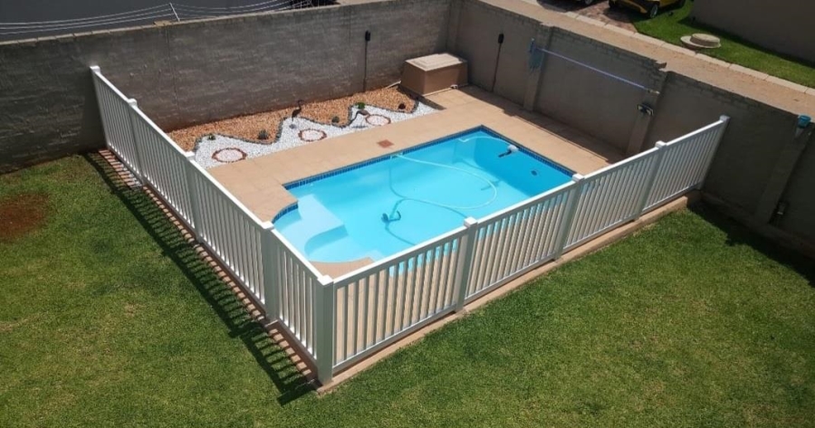 4 Bedroom Property for Sale in Rietvalleirand Gauteng