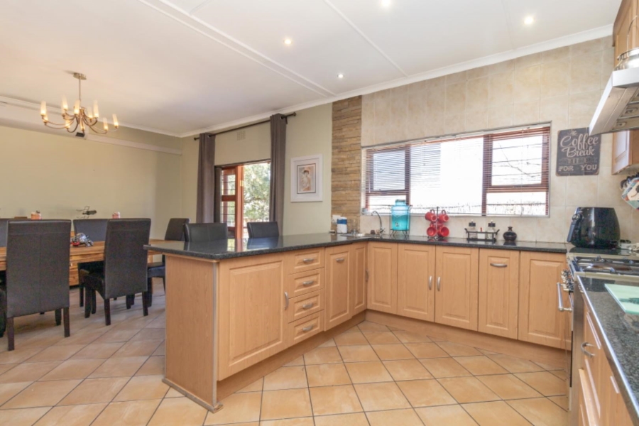 4 Bedroom Property for Sale in Constantia Kloof Gauteng