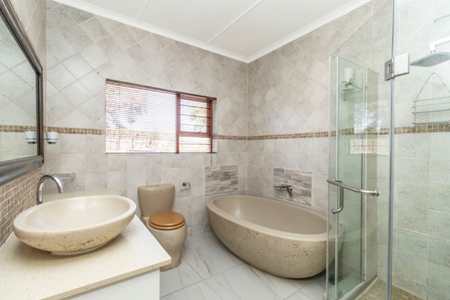 4 Bedroom Property for Sale in Constantia Kloof Gauteng