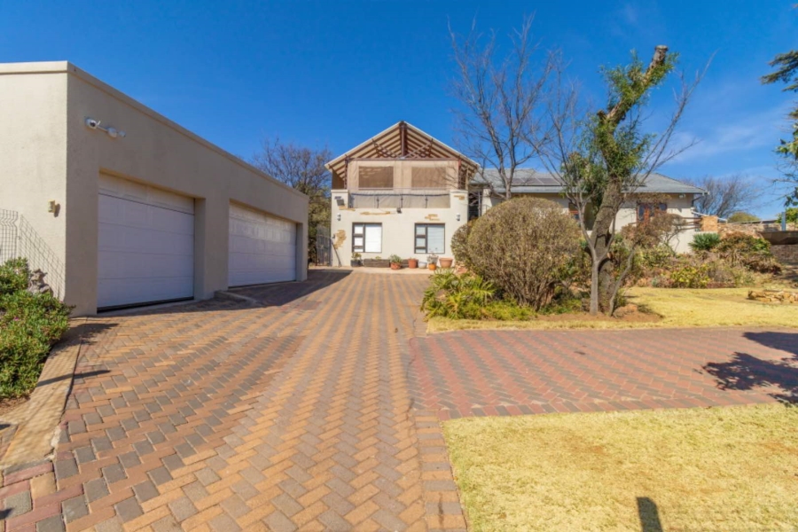 4 Bedroom Property for Sale in Constantia Kloof Gauteng