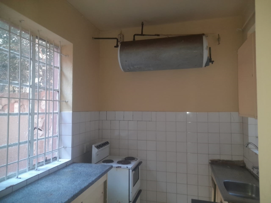 To Let 2 Bedroom Property for Rent in Yeoville Gauteng