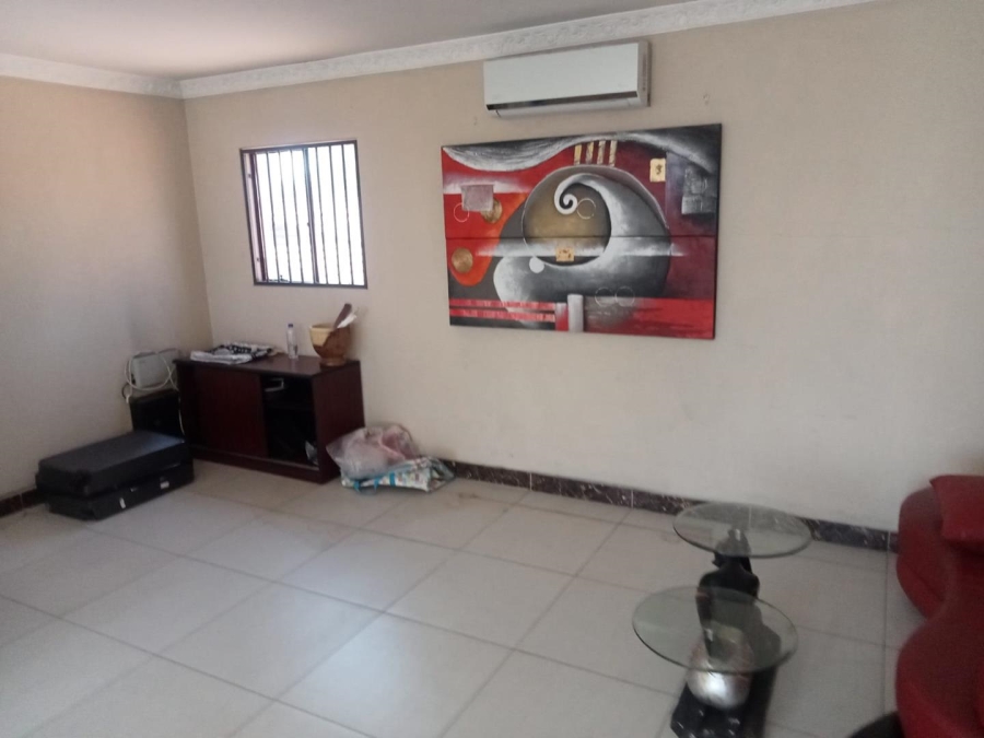 5 Bedroom Property for Sale in Brackendowns Gauteng