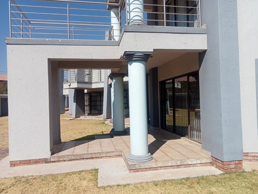 5 Bedroom Property for Sale in Brackendowns Gauteng