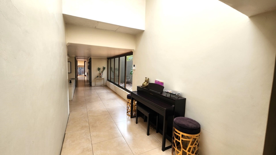 6 Bedroom Property for Sale in Morningside Gauteng