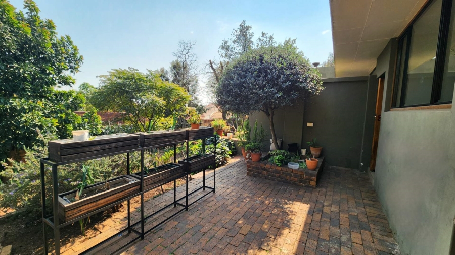 6 Bedroom Property for Sale in Morningside Gauteng