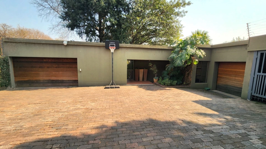 6 Bedroom Property for Sale in Morningside Gauteng