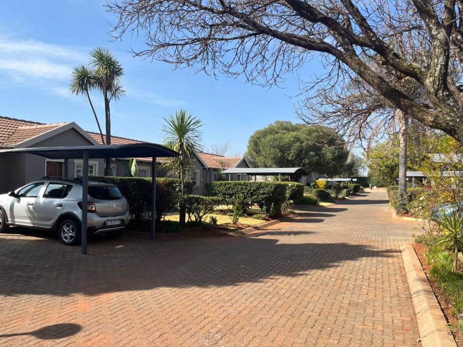 2 Bedroom Property for Sale in Weltevreden Park Gauteng