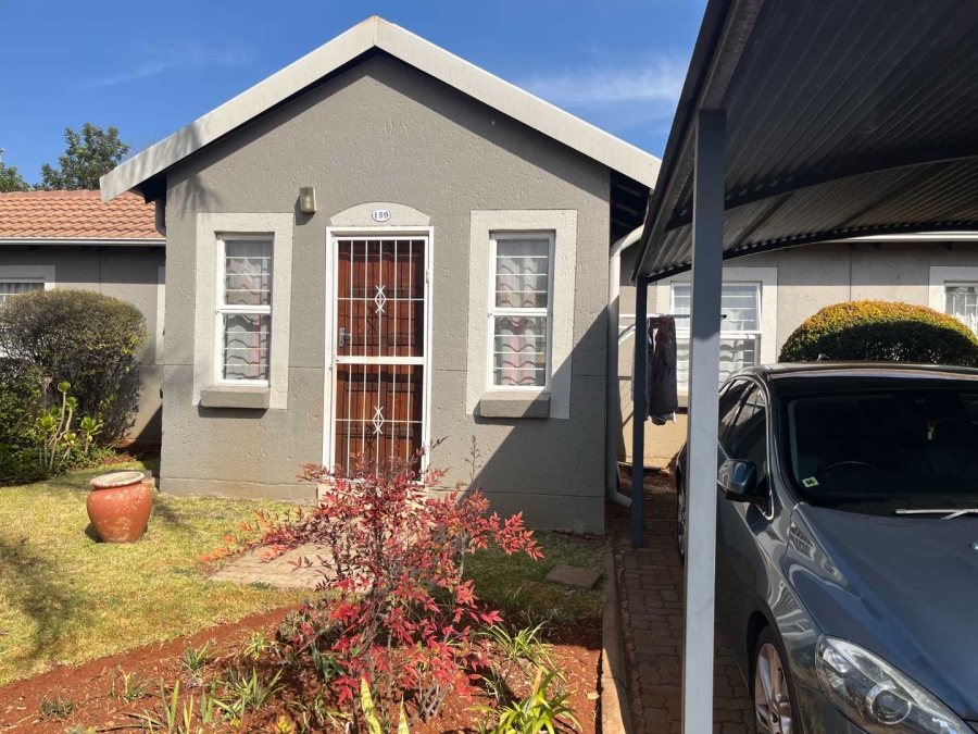 2 Bedroom Property for Sale in Weltevreden Park Gauteng