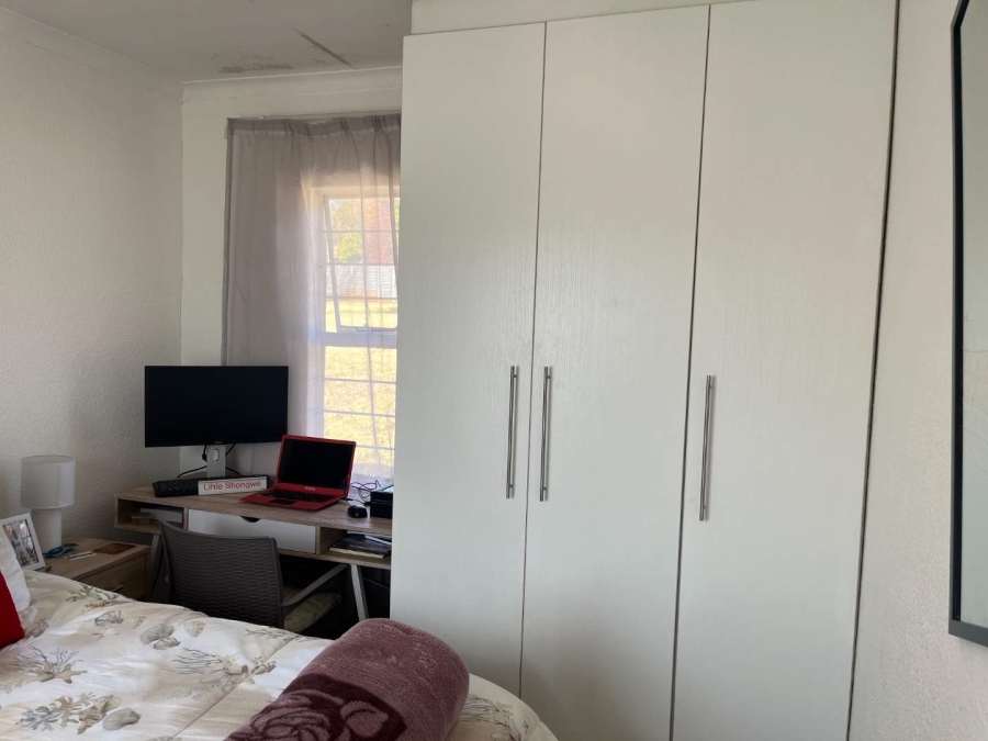 2 Bedroom Property for Sale in Weltevreden Park Gauteng