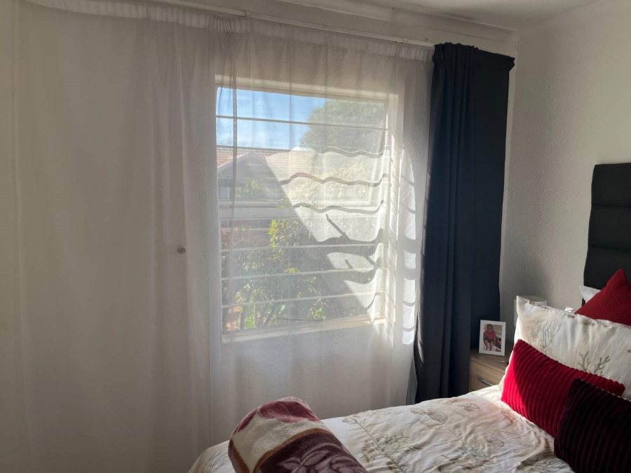 2 Bedroom Property for Sale in Weltevreden Park Gauteng