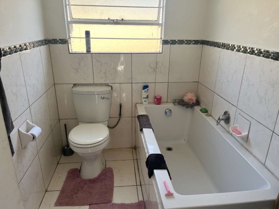 2 Bedroom Property for Sale in Weltevreden Park Gauteng