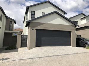 3 Bedroom Property for Sale in Broadacres Gauteng