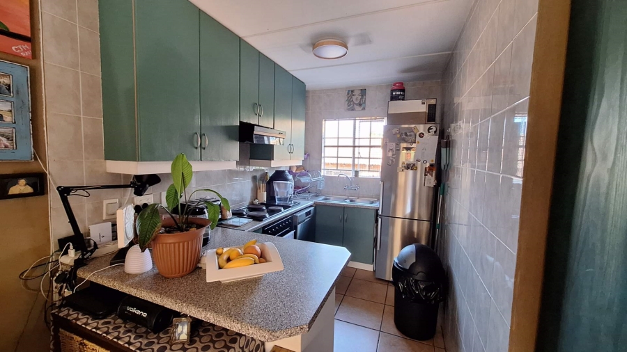 2 Bedroom Property for Sale in Olivedale Gauteng