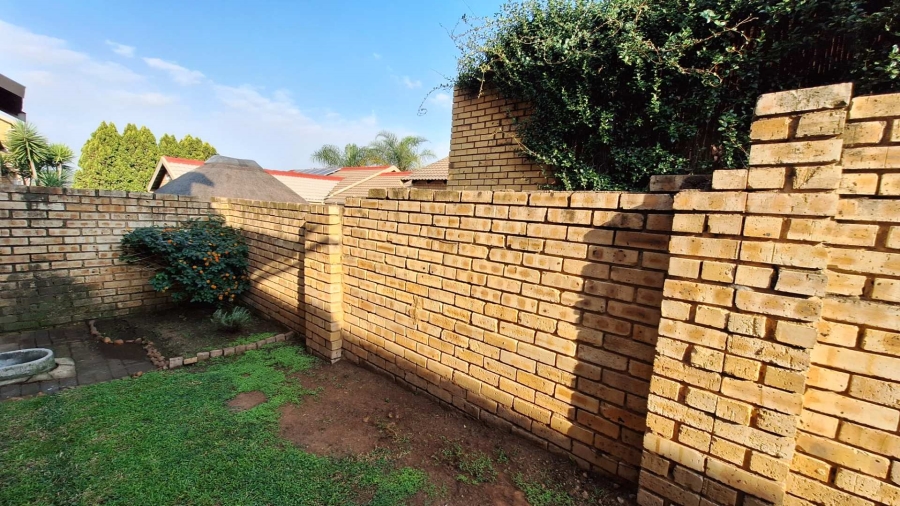 2 Bedroom Property for Sale in Olivedale Gauteng