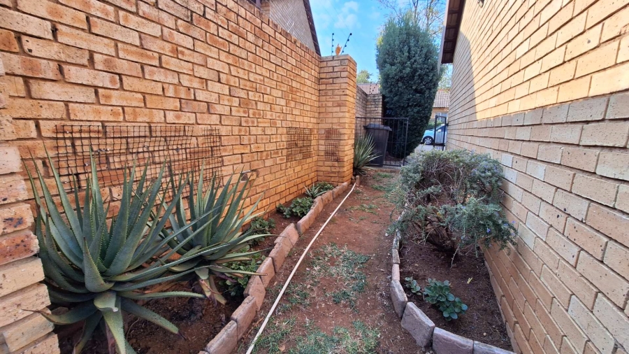 2 Bedroom Property for Sale in Olivedale Gauteng