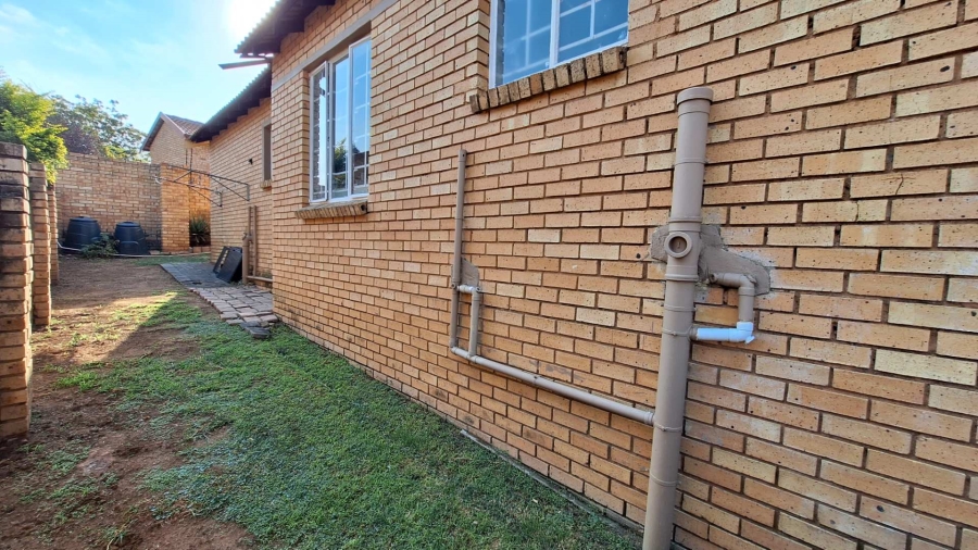 2 Bedroom Property for Sale in Olivedale Gauteng