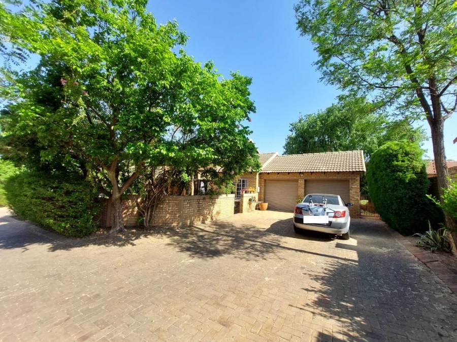 2 Bedroom Property for Sale in Olivedale Gauteng