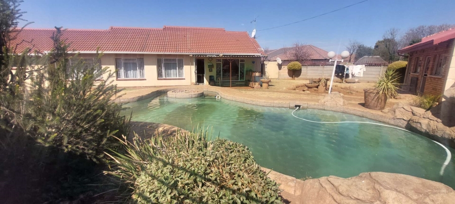 3 Bedroom Property for Sale in Mayberry Park Gauteng