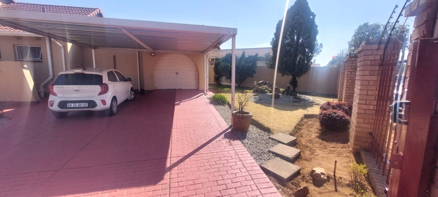 3 Bedroom Property for Sale in Mayberry Park Gauteng