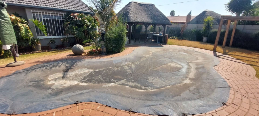 3 Bedroom Property for Sale in Verwoerdpark Gauteng