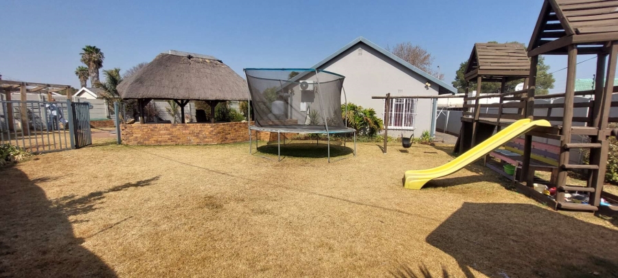 3 Bedroom Property for Sale in Verwoerdpark Gauteng