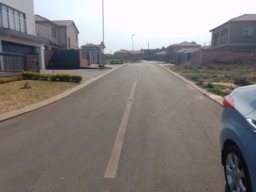 0 Bedroom Property for Sale in Clayville Gauteng