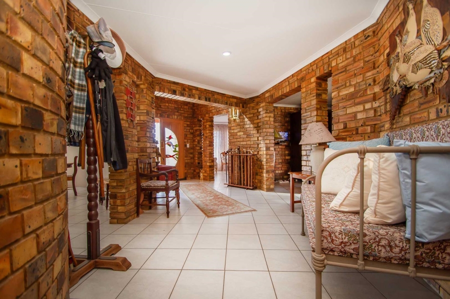 6 Bedroom Property for Sale in Noordheuwel Gauteng